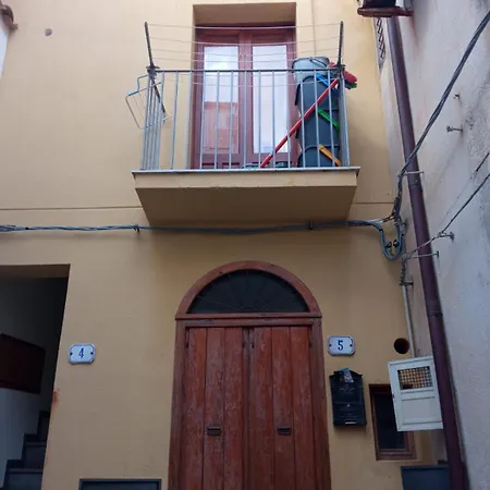 La Casa Di Dory Чефалу